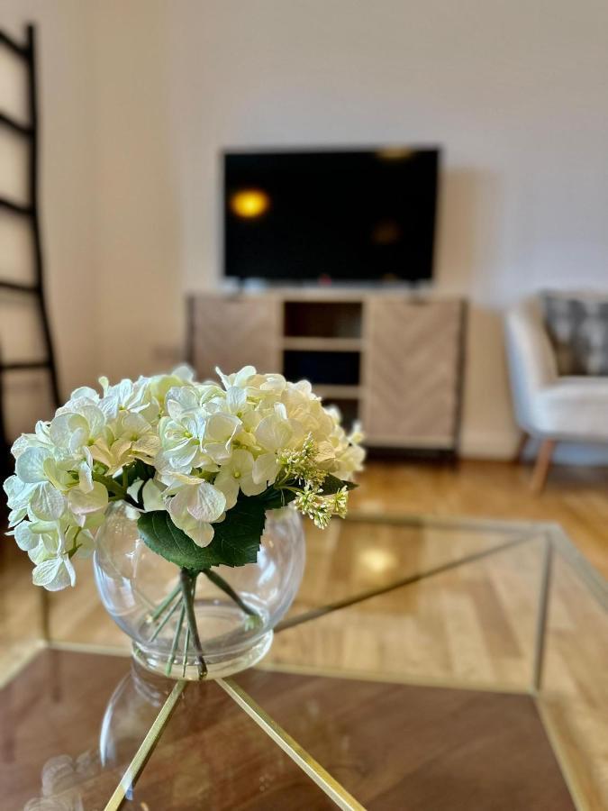 Koala & Tree - Modern 1 Bed Apartment For 4 Guests In The Heart Of Cambridge - Short Lets & Serviced Accommodation Екстер'єр фото